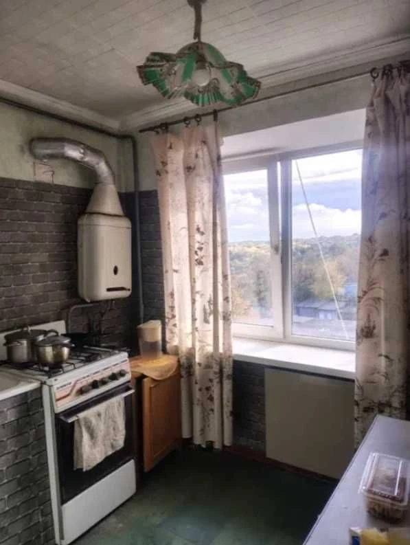 For Sale: 3-room apartment with AE, "Restoration", voucher.