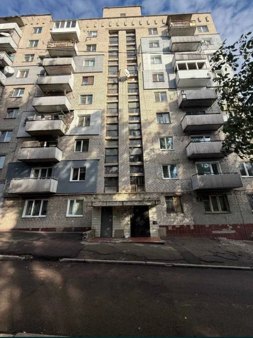 For sale 1-bedroom apartment on Dunayskaya Street 43 (city Kamenkoe)