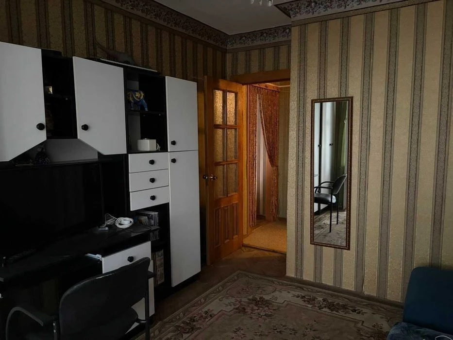 3-room apartment for sale Pechersk Boulevard Mykola Mikhnivs