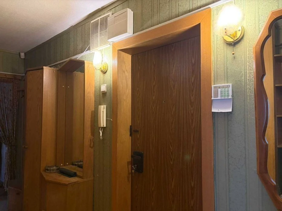 3-room apartment for sale Pechersk Boulevard Mykola Mikhnivs