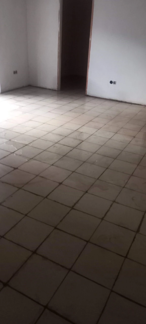 Продається 2-кімнатна квартира 43 м²