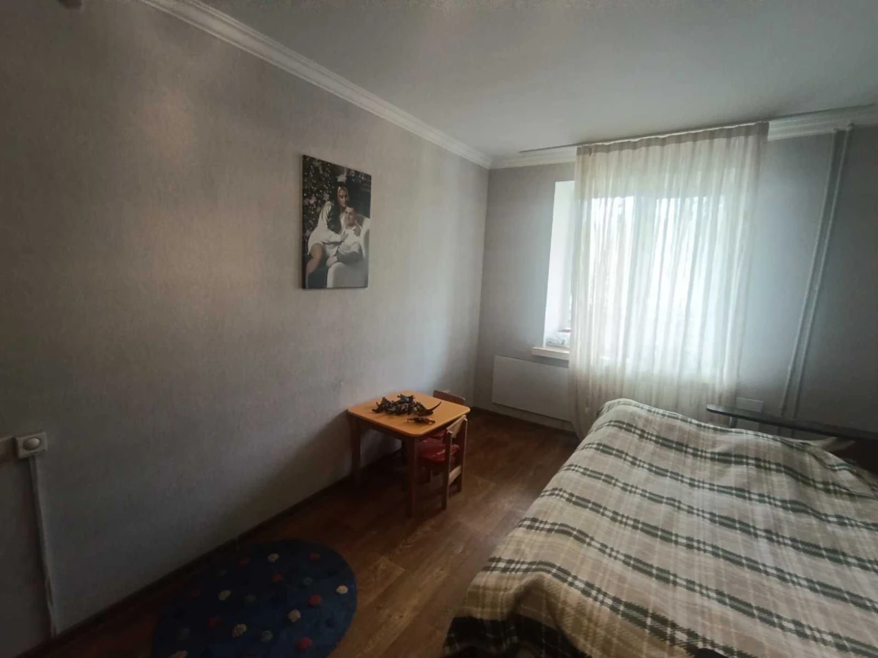 For Sale 4-bedroom apartment in Dneprostroi