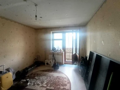 For Sale 4-bedroom apartment in Dneprostroi