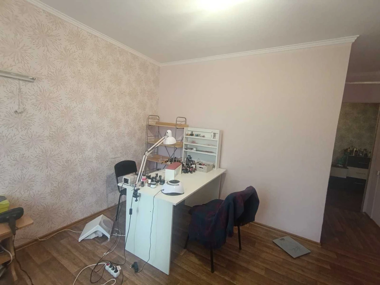 For Sale 4-bedroom apartment in Dneprostroi