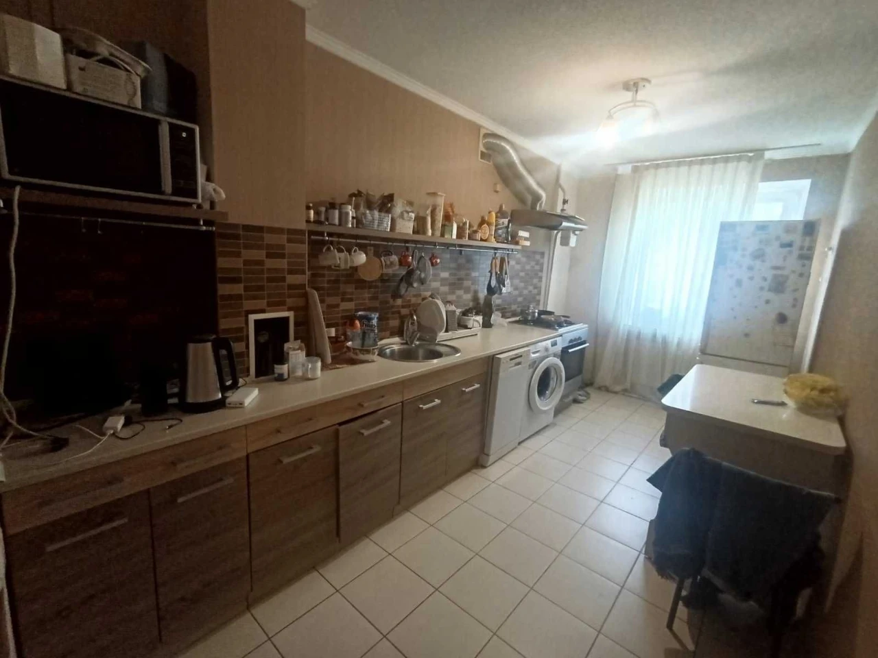 For Sale 4-bedroom apartment in Dneprostroi