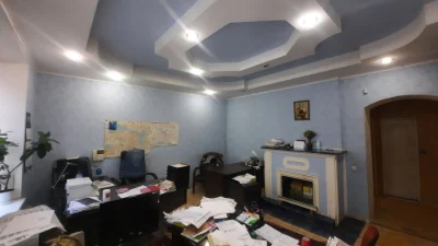 Продається 4-кімнатна квартира в центрі, сталінська, 40000$