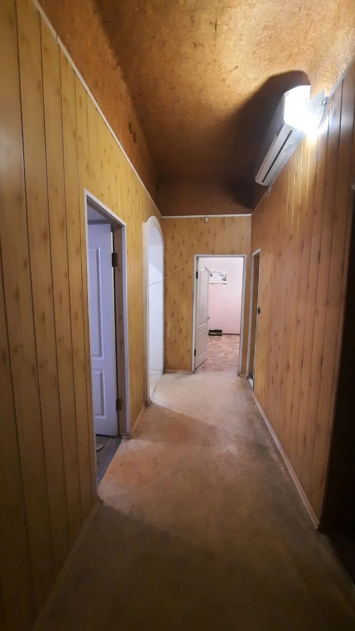 Продається 4-кімнатна квартира в центрі, сталінська, 40000$