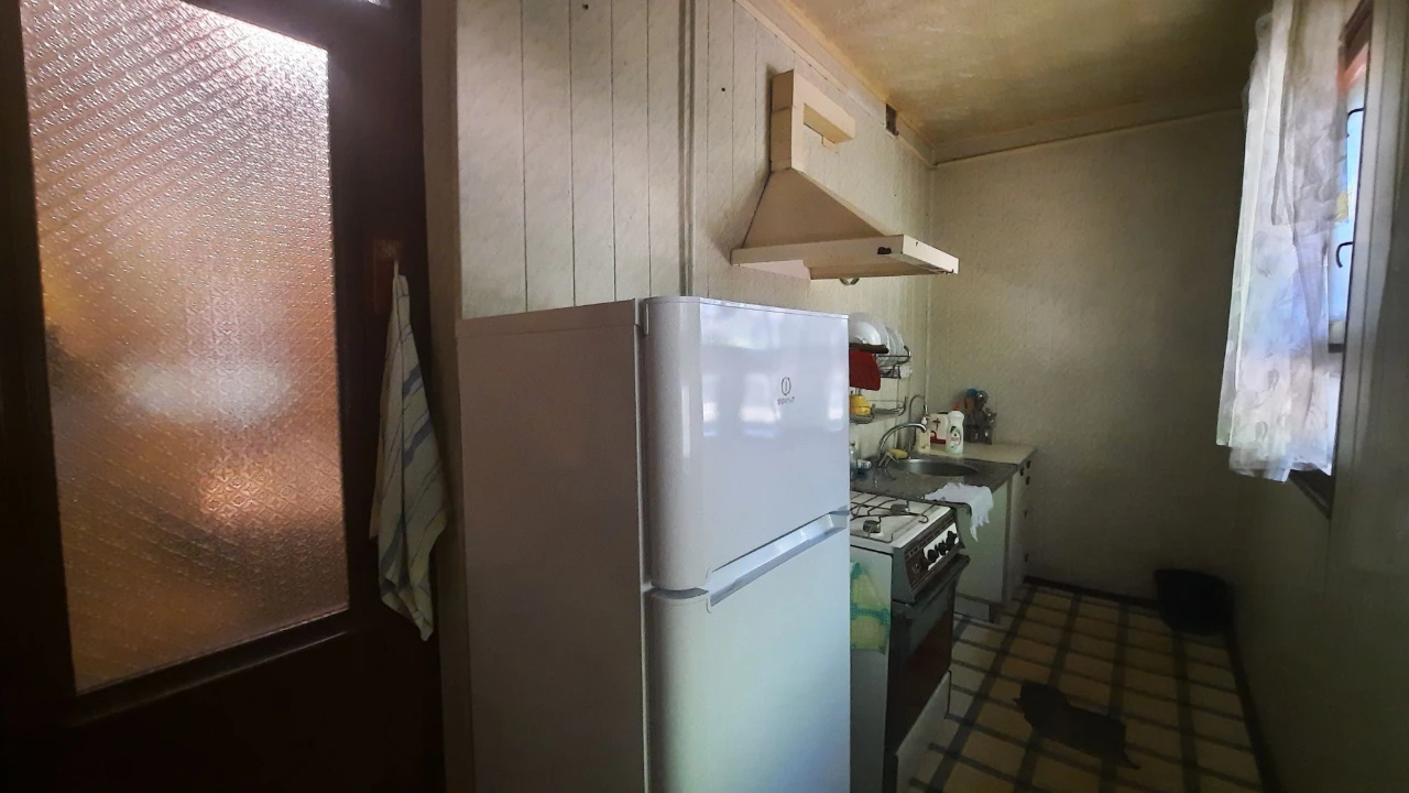 Продається 4-кімнатна квартира в центрі, сталінська, 40000$