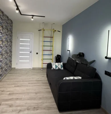 For Sale: 4-room apartment, Left Bank, 10th microdistrict with a view of the Dnipro, Fully furnished