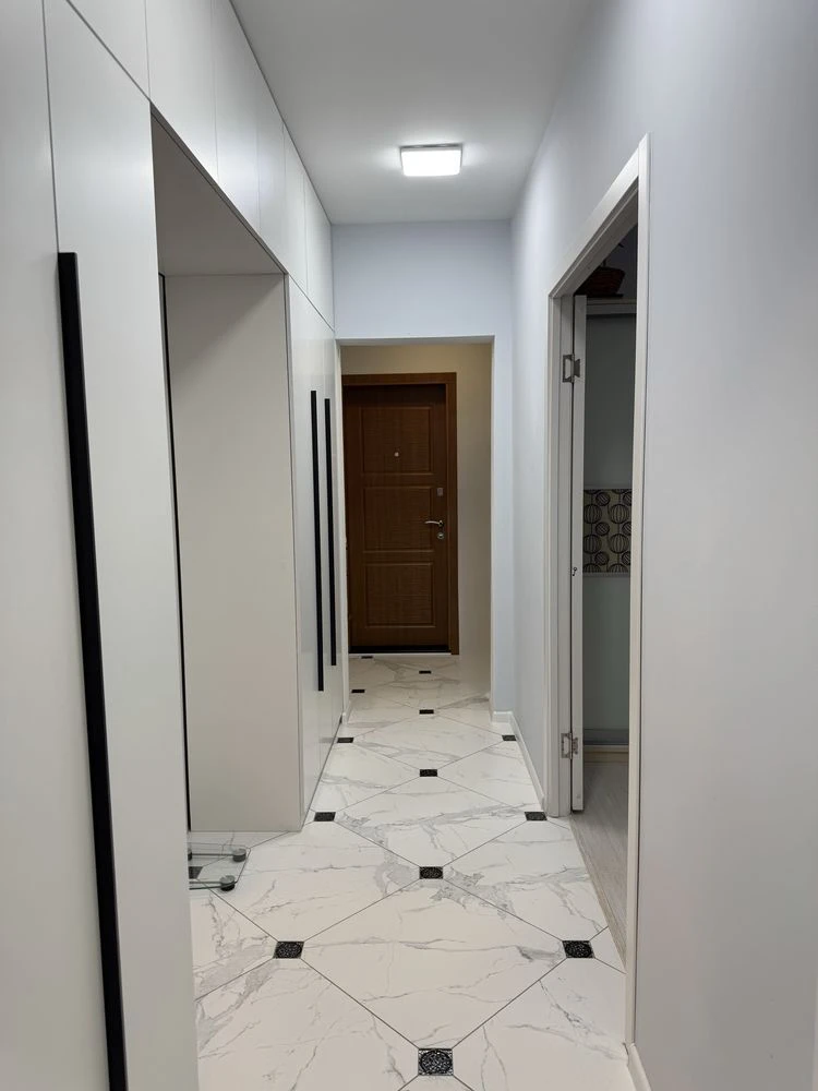 For Sale: 4-room apartment, Left Bank, 10th microdistrict with a view of the Dnipro, Fully furnished