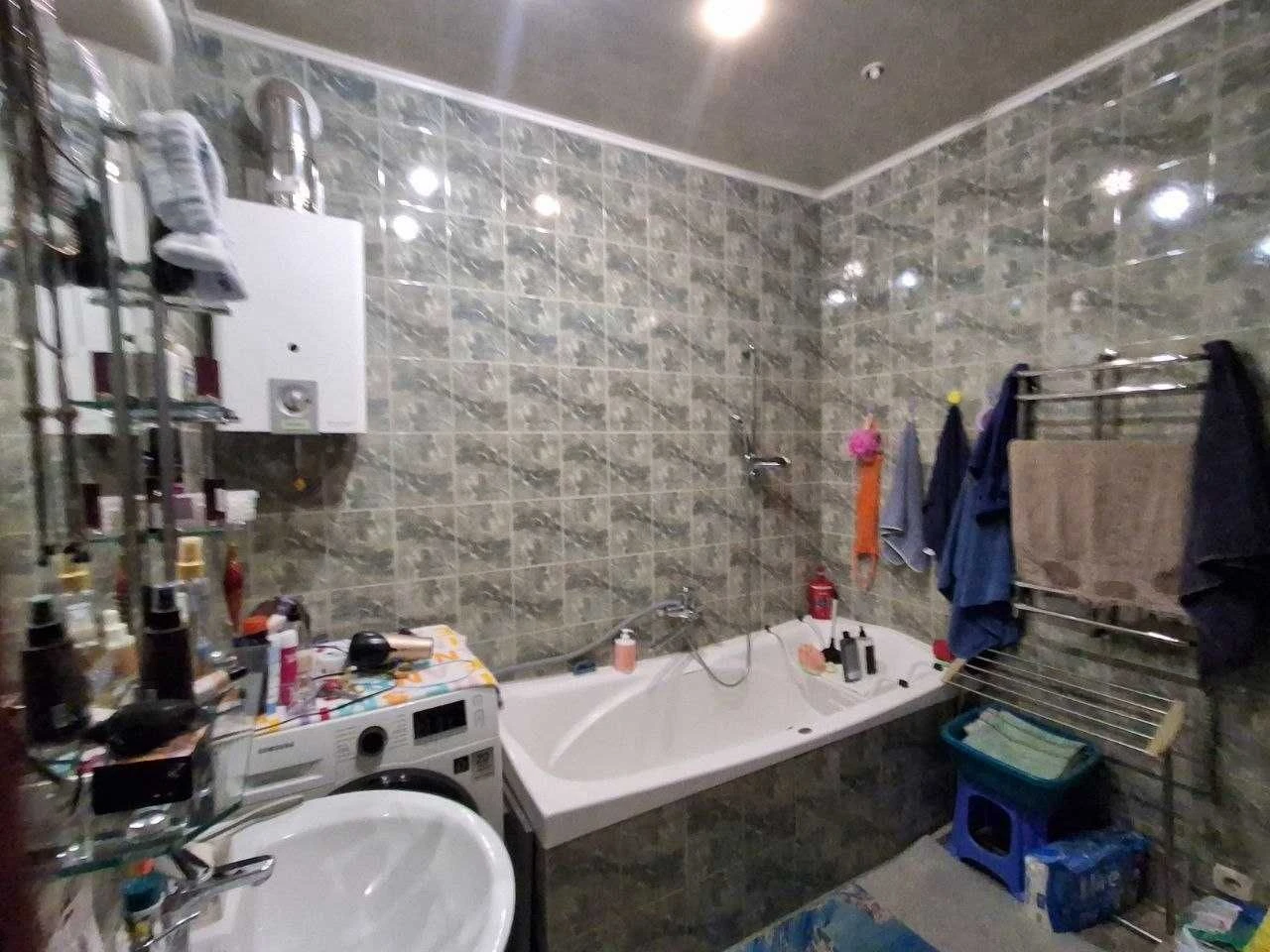 Продається квартира в Кам'янському
Меблі та техніку залишаються