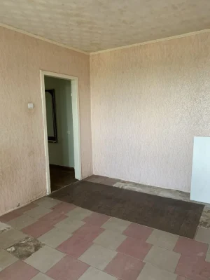 Продається 2-кімнатна квартира, цегляний будинок