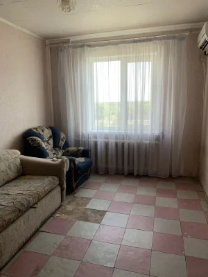 Продається 2-кімнатна квартира, цегляний будинок