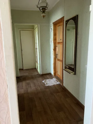 Продається 2-кімнатна квартира, цегляний будинок