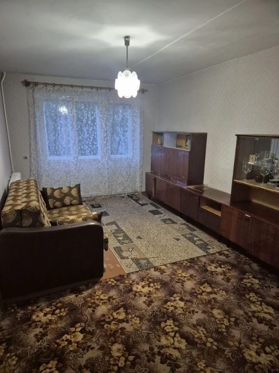 Продается тепла 2-комнатная квартира в центре города Жовті Во