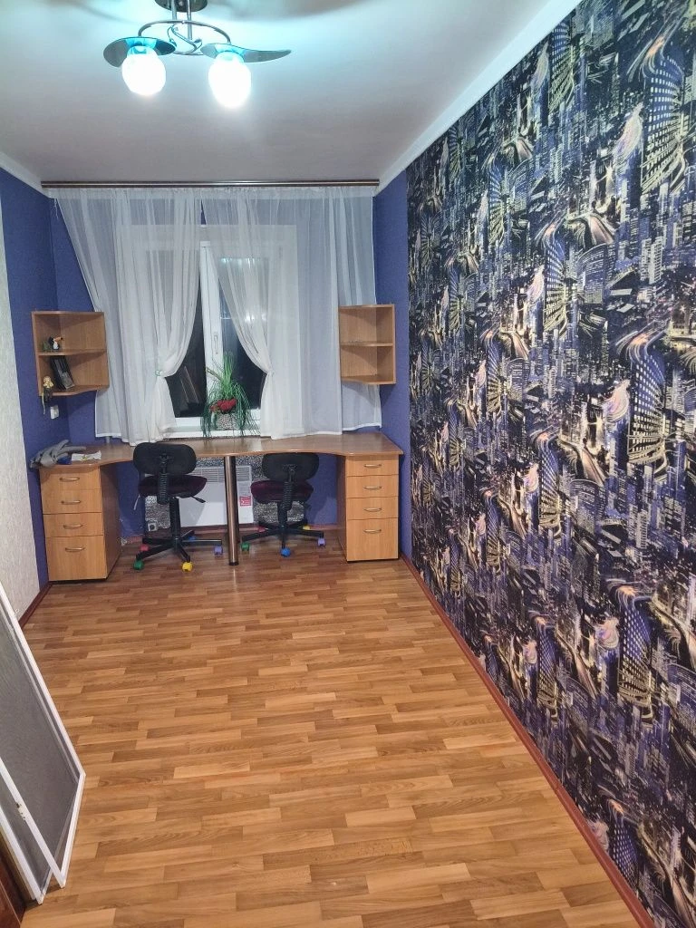 Продается трехкомнатная квартира