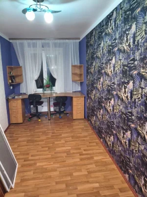 Продается трехкомнатная квартира