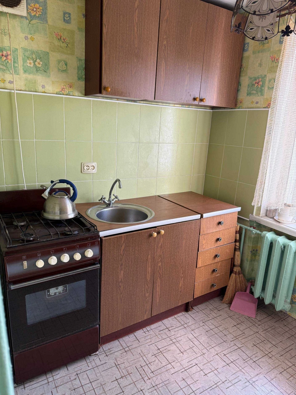 Продається 3-кімнатна квартира у Жовті Води, район Школи №3