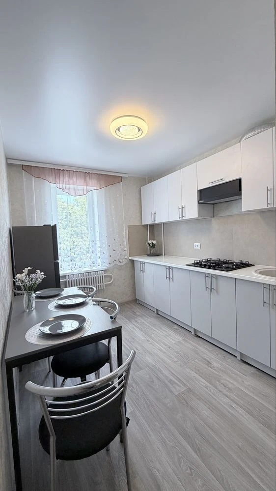 Продам 2х.комнатную квартиру ул.Ивана Богуна,Желтые Воды.