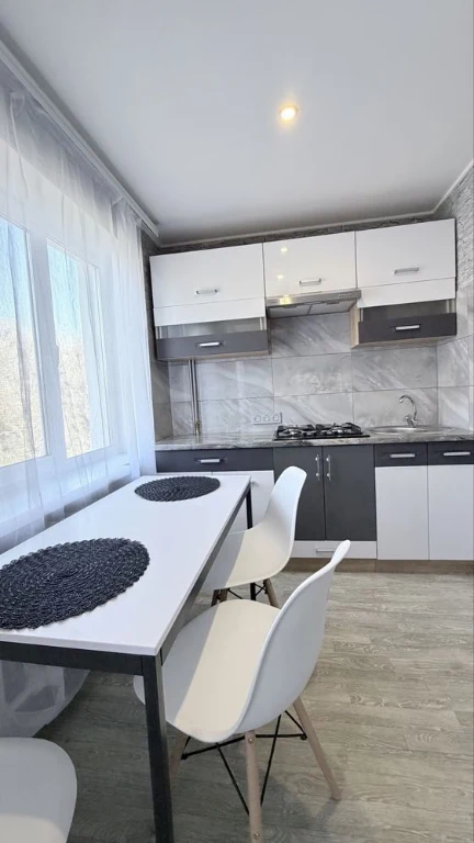 Продам квартиру 2х.комнатную,ул.Заводська,Желтые Воды