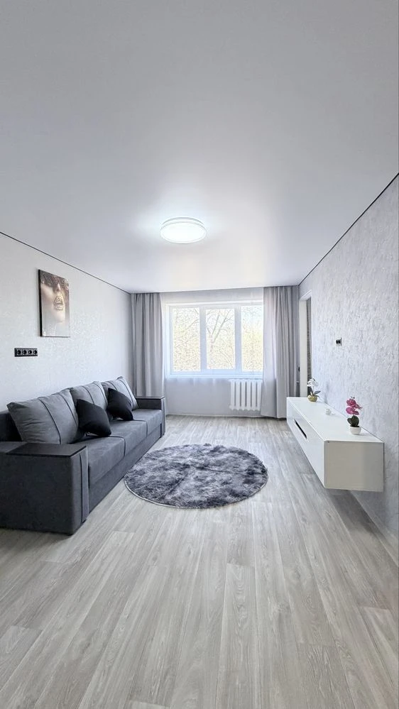 Продам квартиру 2х.комнатную,ул.Заводська,Желтые Воды