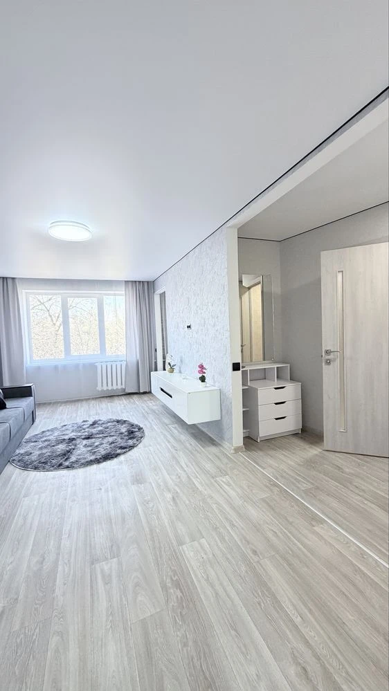 Продам квартиру 2х.комнатную,ул.Заводська,Желтые Воды