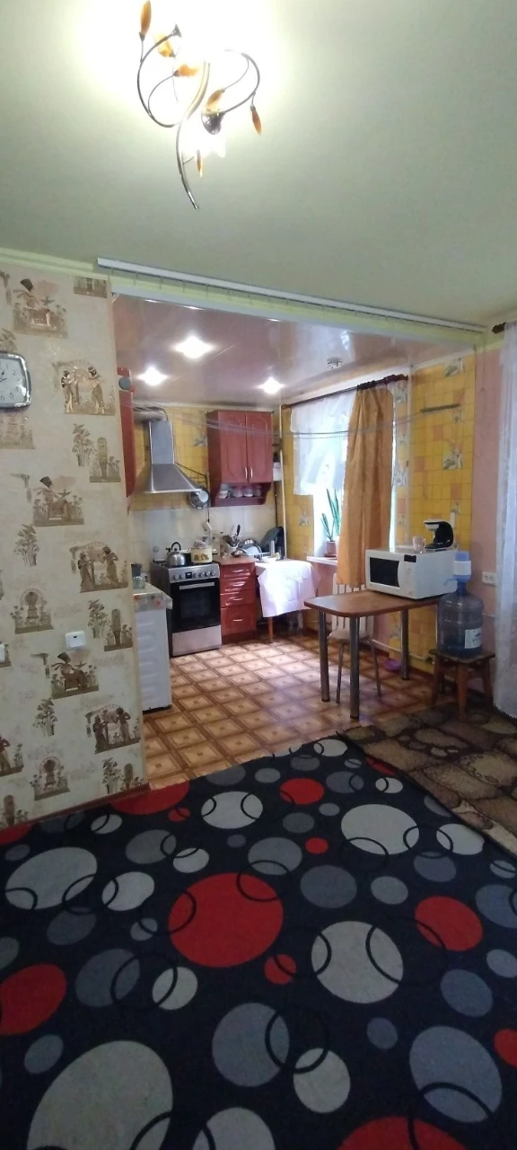 Продается трехкомнатная квартира на 3-м этаже 4-х этажного дома