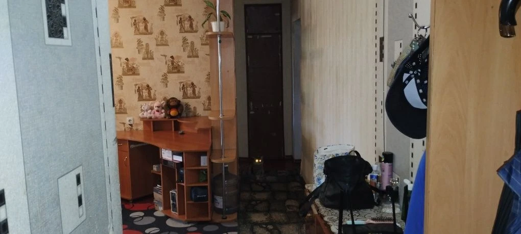 Продается трехкомнатная квартира на 3-м этаже 4-х этажного дома
