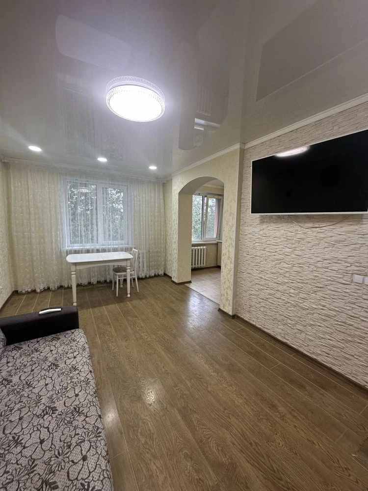 Продаж 1-кімнатного квартири на вул. Свято-Миколаївській.