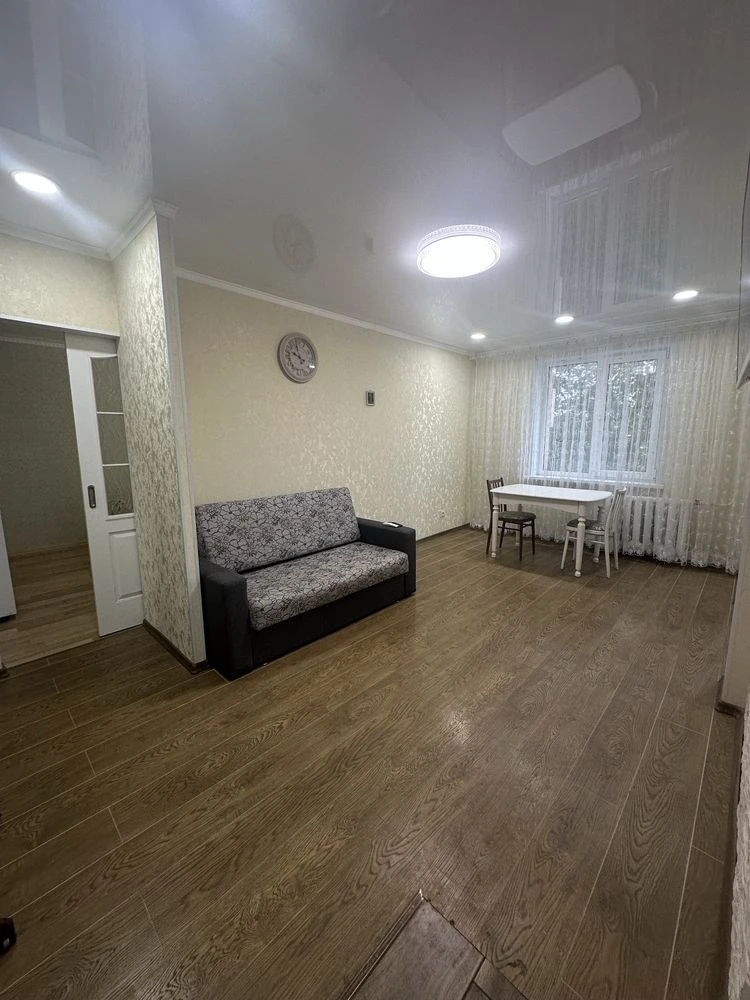 Продаж 1-кімнатного квартири на вул. Свято-Миколаївській.