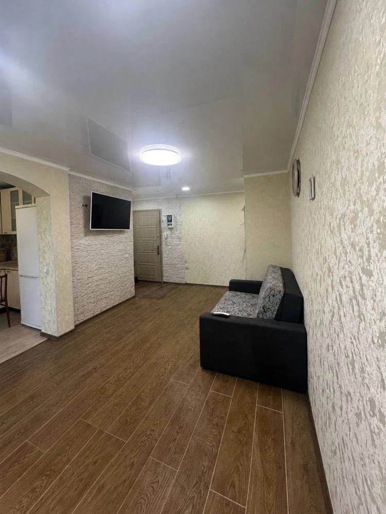 Продаж 1-кімнатного квартири на вул. Свято-Миколаївській.