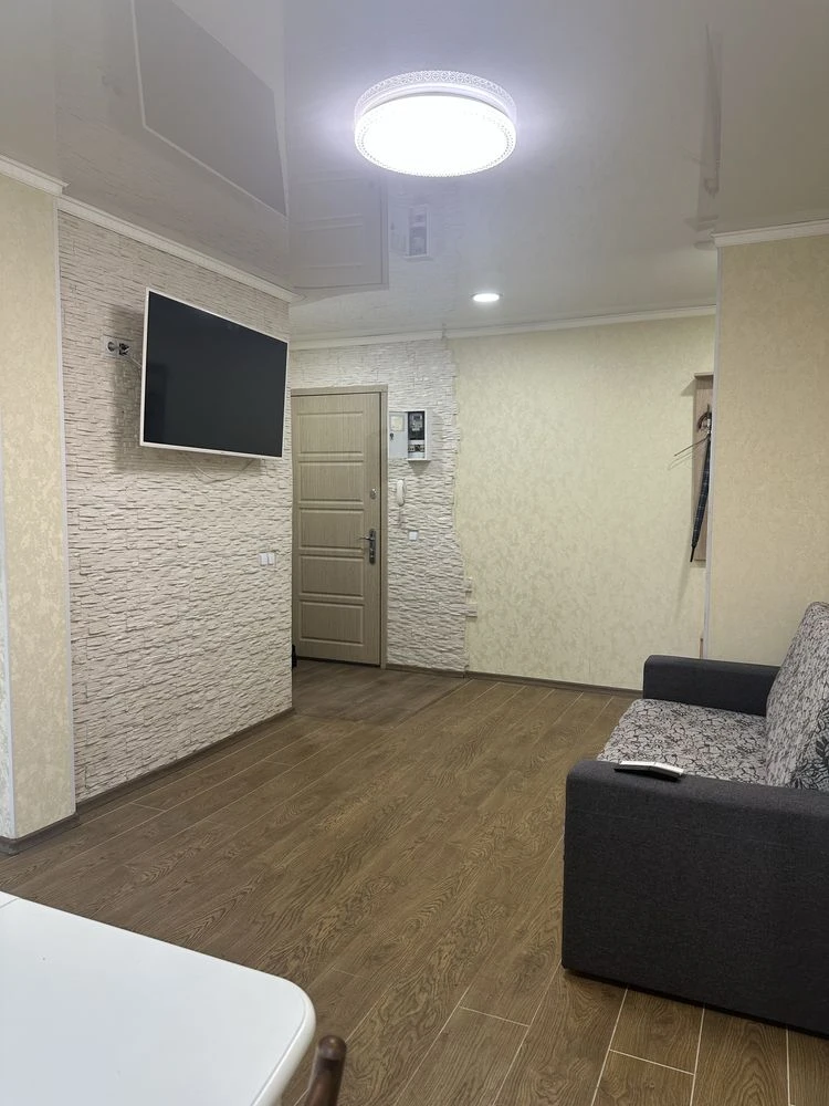 Продаж 1-кімнатного квартири на вул. Свято-Миколаївській.