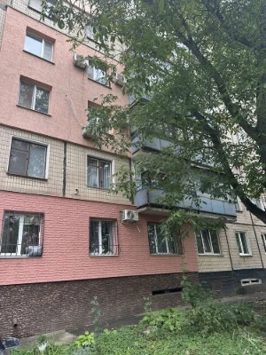 Продаж 1-кімнатного квартири на вул. Свято-Миколаївській.