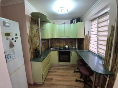Продається 3-кімнатна квартира на вул. Павла Глазового