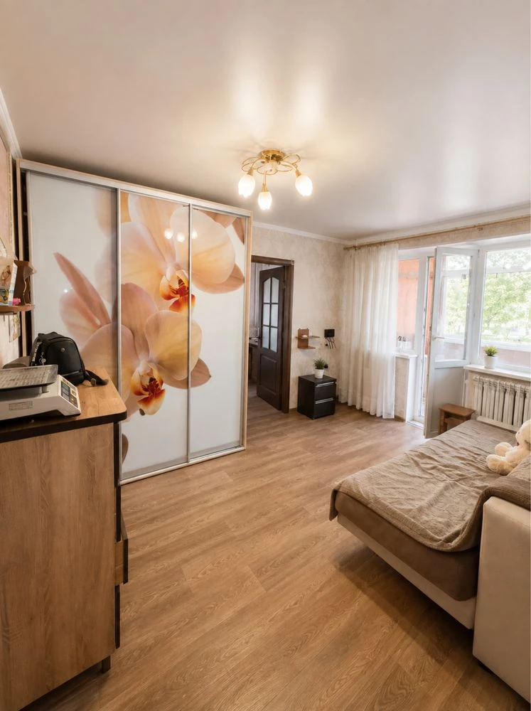 Срочная продажа 2-комнатной квартиры в районе Короленка, Терновский р-н