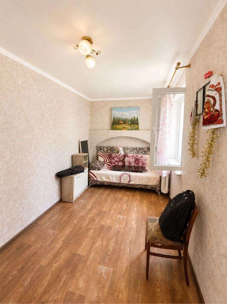 Срочная продажа 2-комнатной квартиры в районе Короленка, Терновский р-н