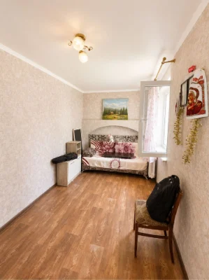 Срочная продажа 2-комнатной квартиры в районе Короленка, Терновский р-н