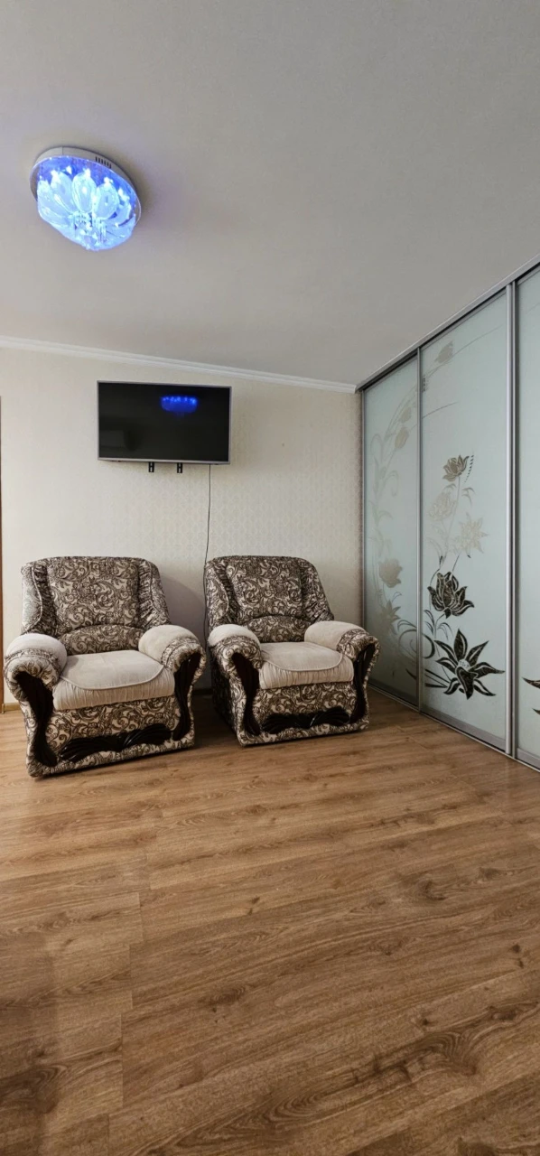 Sale of a 2-bedroom apartment. Sobornosti Street