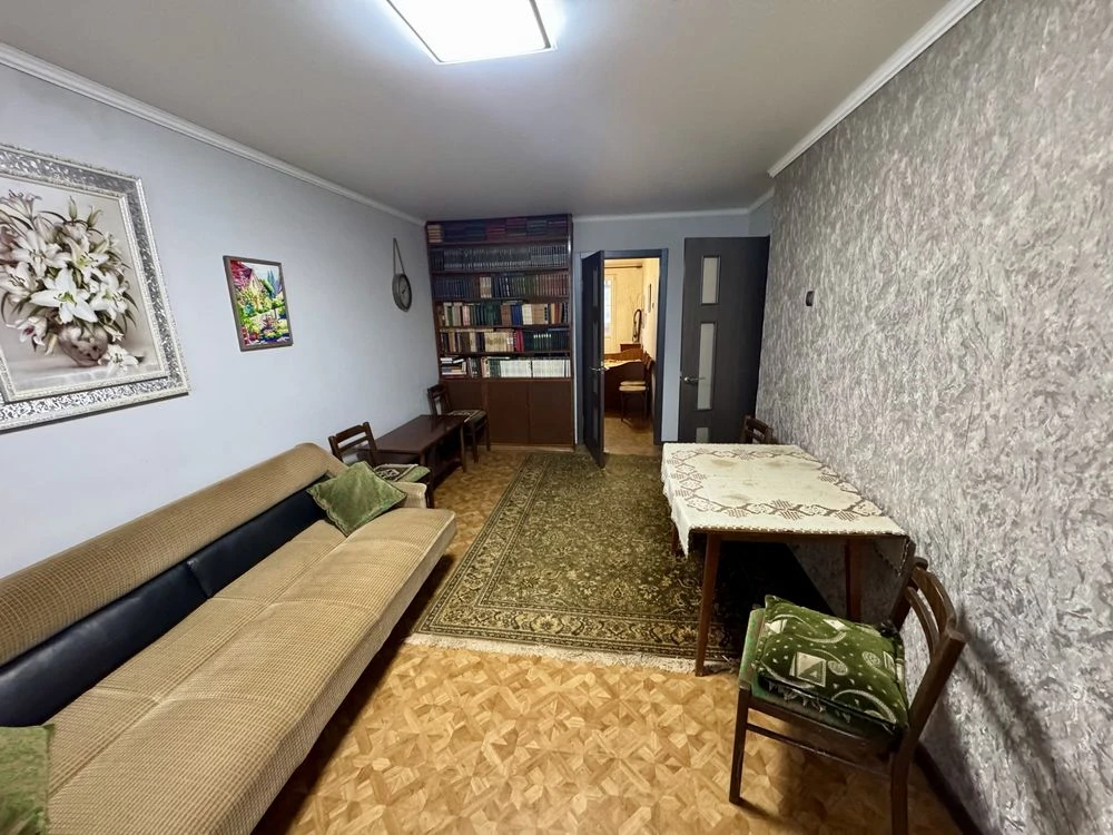 For sale 3-room apartment on Mira Avenue 33, 5th floor.