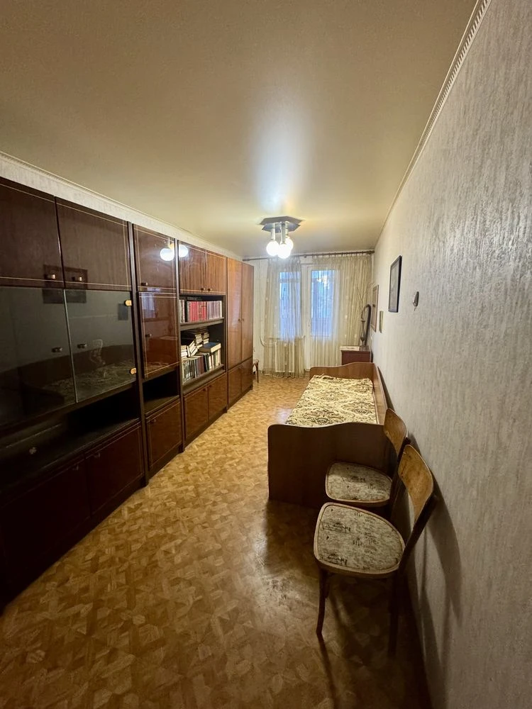 For sale 3-room apartment on Mira Avenue 33, 5th floor.