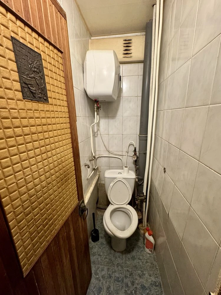 For sale 3-room apartment on Mira Avenue 33, 5th floor.