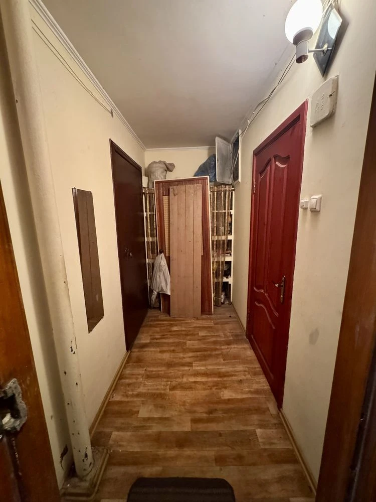 For sale 3-room apartment on Mira Avenue 33, 5th floor.