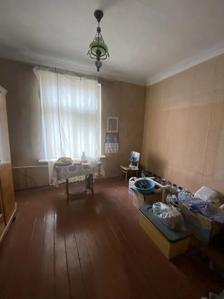 Продаю двухкомнатную сталинку на КРЕСе!