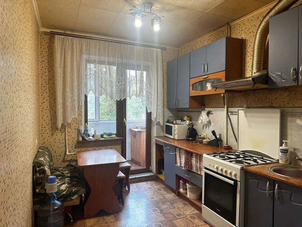 Sale of a 3-room apartment on Vechirnoye, Avramenko st.