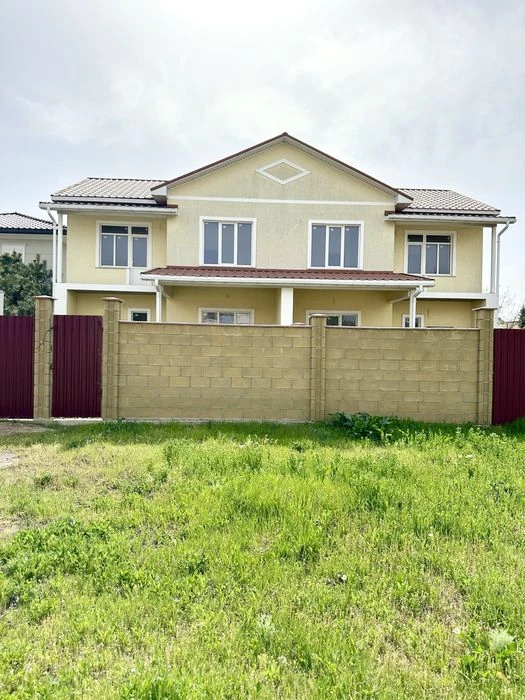 Sauvignon. Morskoy Prospect. House-Duplex.