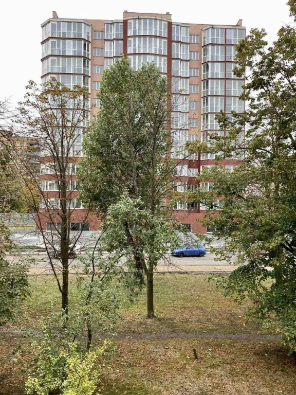 Продажа 4-комнатной квартиры в центре Юбилейной