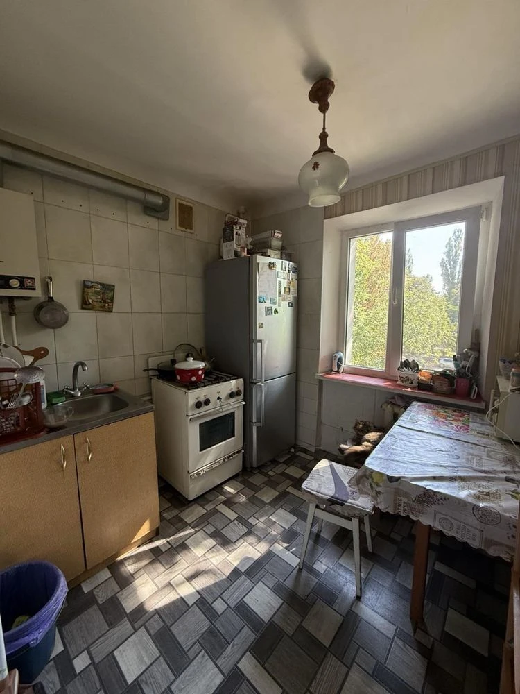 Продается 2-комнатная квартира в районе Саксаганского.