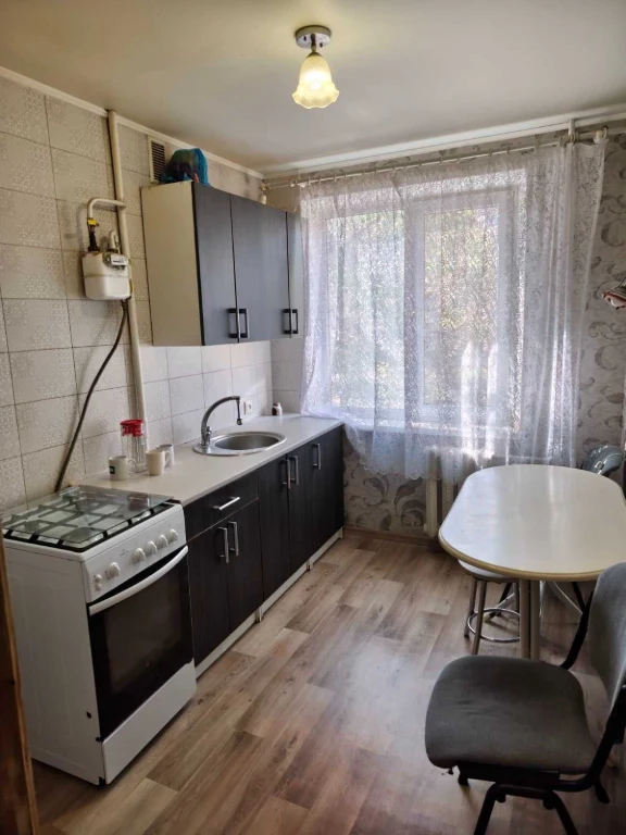 Продам 2х кімнату квартиру в Ц-М. районі.