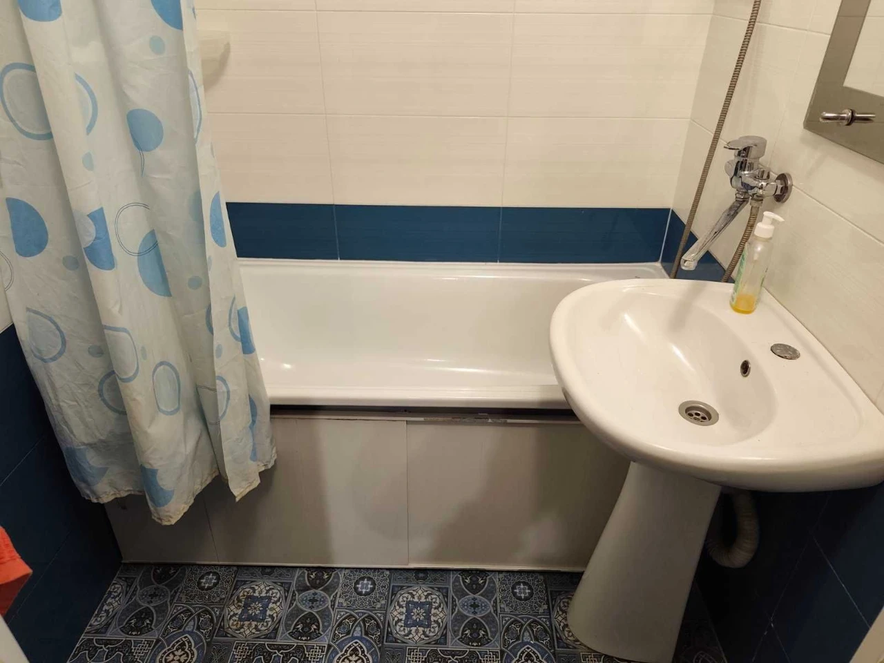 Продам 2х кімнату квартиру в Ц-М. районі.