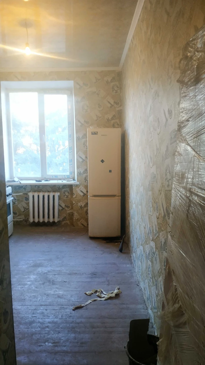 Сталінська квартира 1 кімната. Рідкісний варіант. Уфімська (поруч озеро та парк)